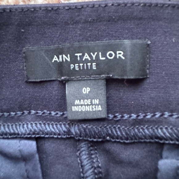 Ann Taylor Petite waist Side zip,, Ankle Pant in Bi-Stretch size 0P - Picture 3 of 5